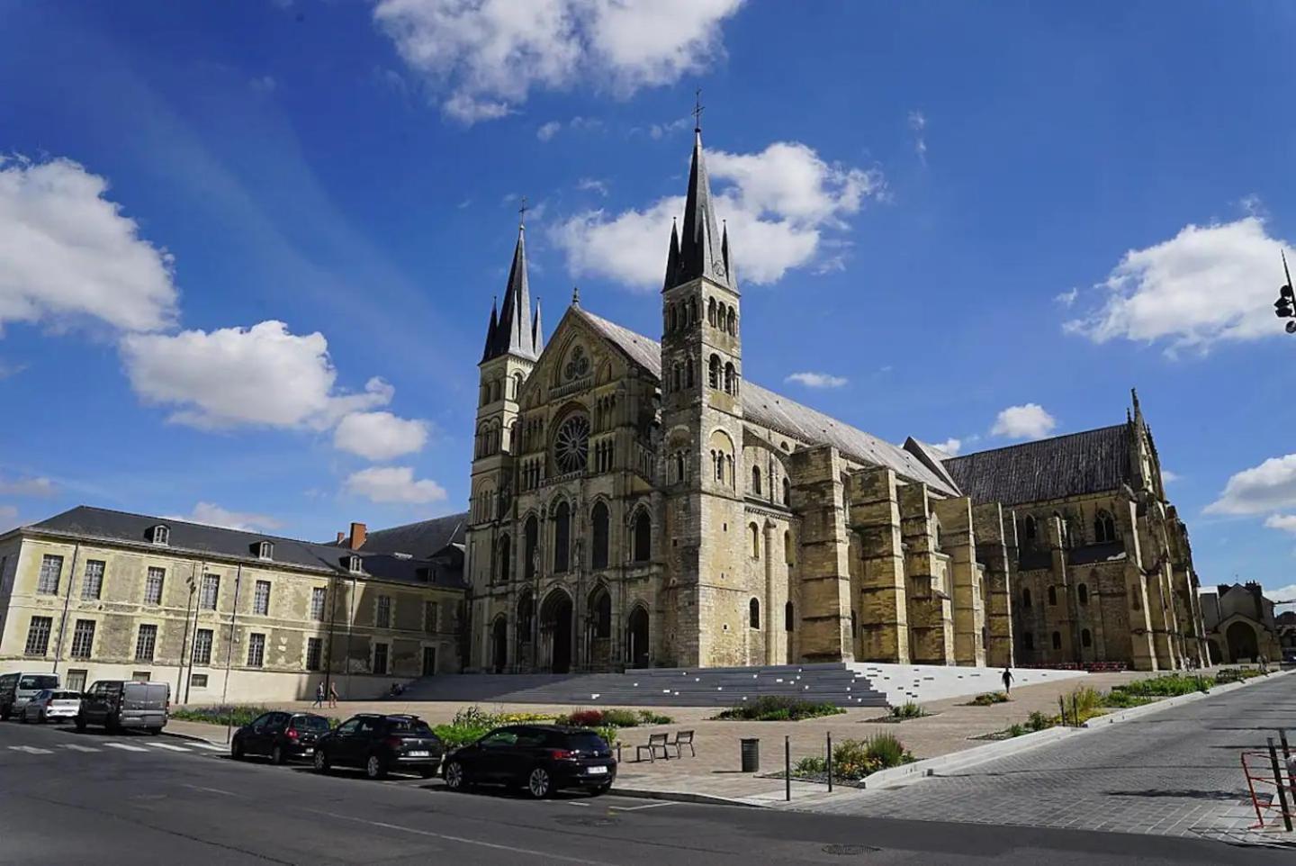 Le Clovis - Centre - Cathedrale Apartment แร็งส์ ภายนอก รูปภาพ