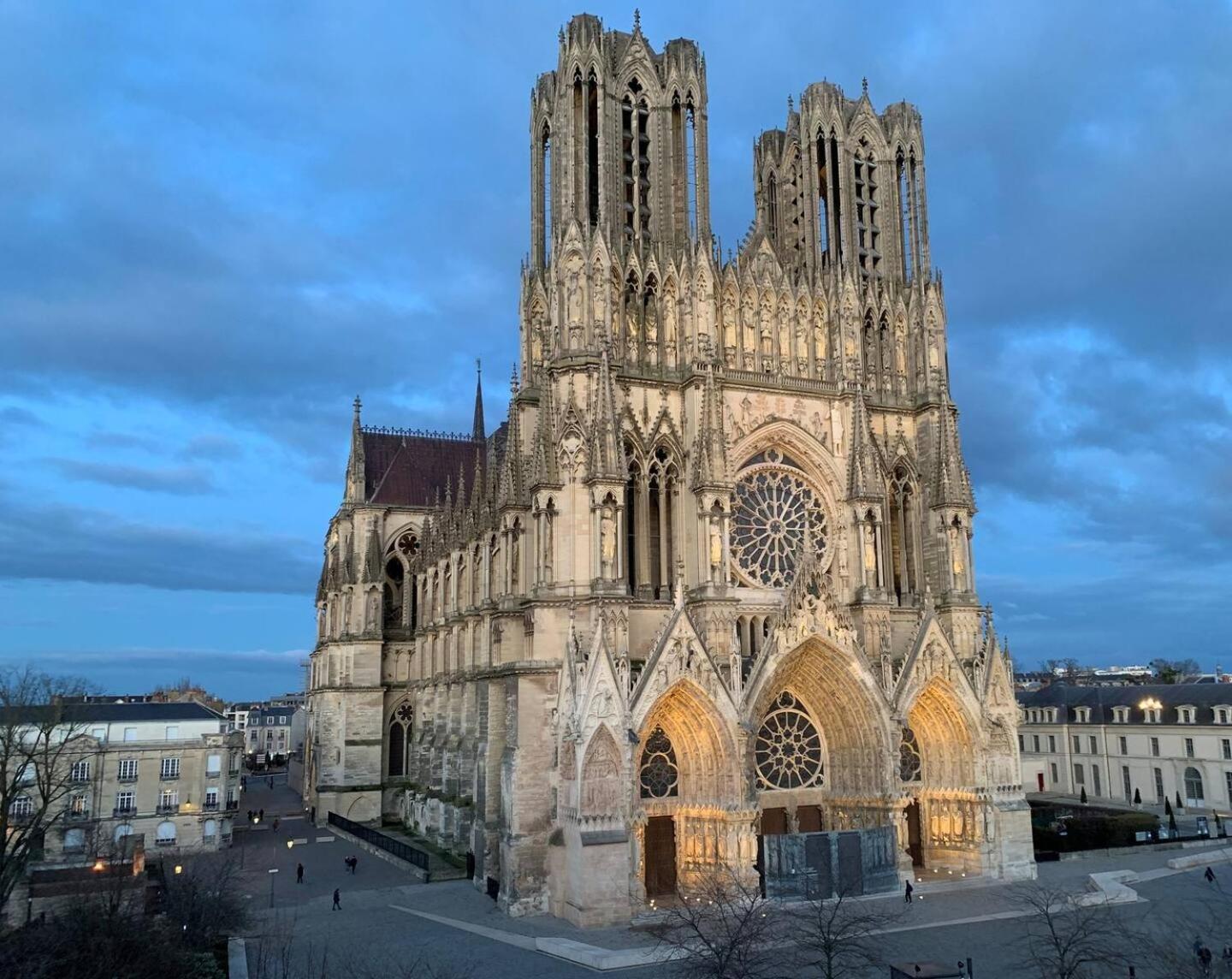 Le Clovis - Centre - Cathedrale Apartment แร็งส์ ภายนอก รูปภาพ